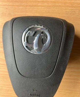 Opel Zafira B Steering wheel airbag 13299779 49897212