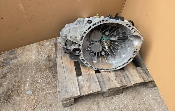 Renault Master III Manual 6 speed gearbox PF6042