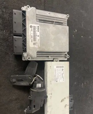 BMW 5 E60 E61 Engine ECU kit and lock set 0281012190 6943797 1062834079