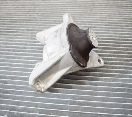 Honda CR-V Engine mount bracket 21T1G