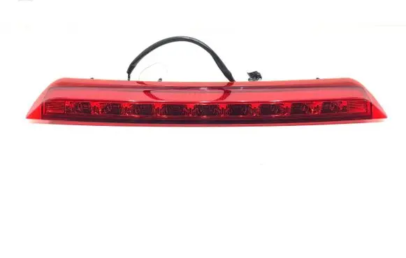 Third/center stoplight