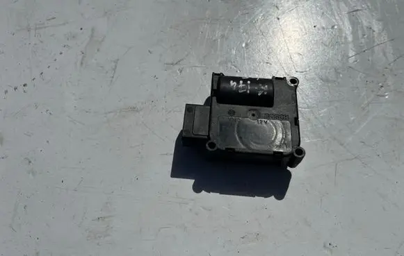 Audi A6 S6 C6 4F Air flap motor/actuator 4F0820511A