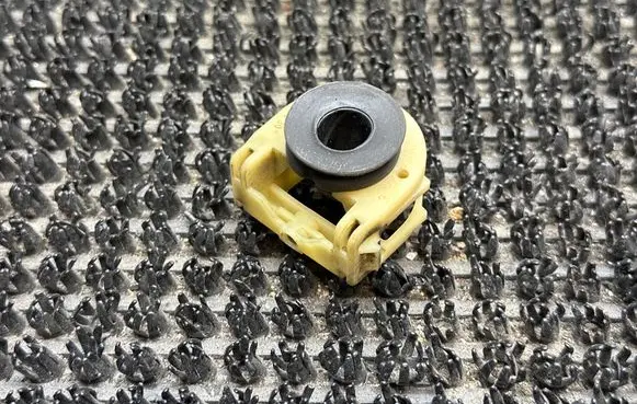 Radiator mount bracket