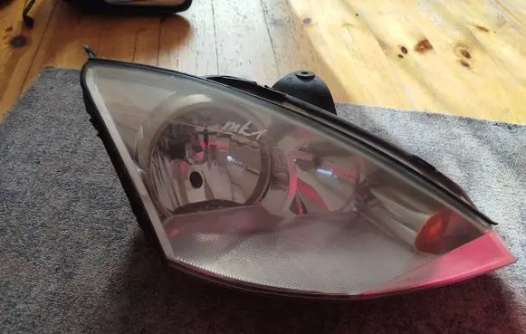 Ford Focus Headlight/headlamp 2M5113W029BG
