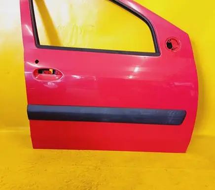 Dacia Logan I Front door 