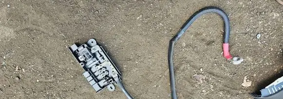 Audi A1 Positive cable (battery) brak