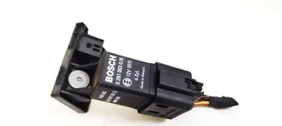 Skoda Superb B6 (3T) Glow plug pre-heat relay 0281003038