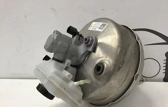 Audi Q7 4M Brake booster 4M0612103AD