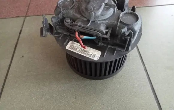Nissan Micra Fan control module 000