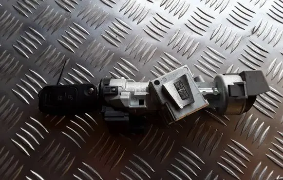 Ford Mondeo MK IV Ignition lock 3M513F880AD