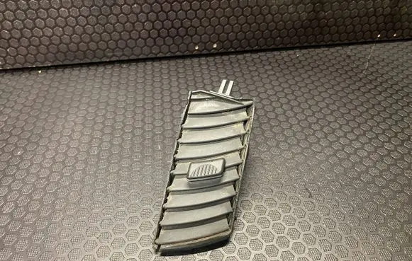 Opel Zafira B Dash center air vent grill 13145264 213680437