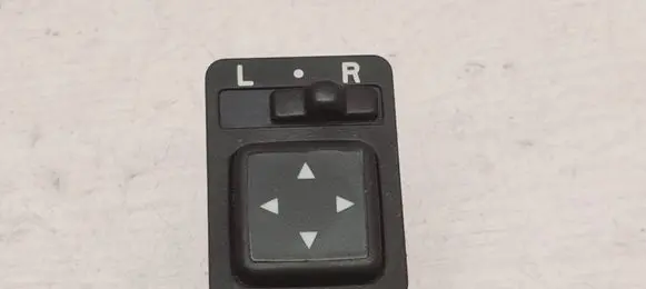 Mitsubishi Carisma Wing mirror switch MR114081 03220000
