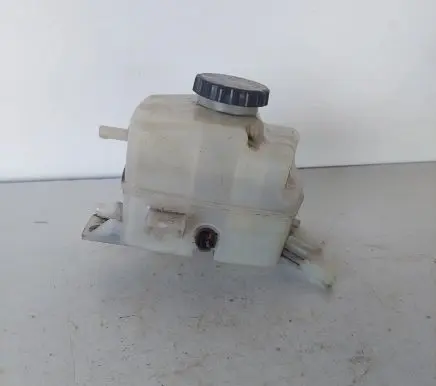 Lexus RX 450H Brake fluid reservoir 240400