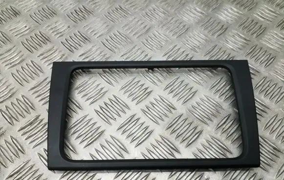 Radio/GPS head unit trim
