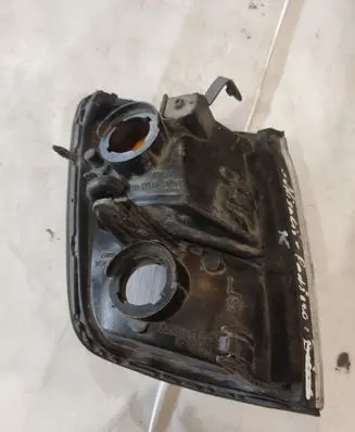 Mitsubishi Pajero Front indicator light