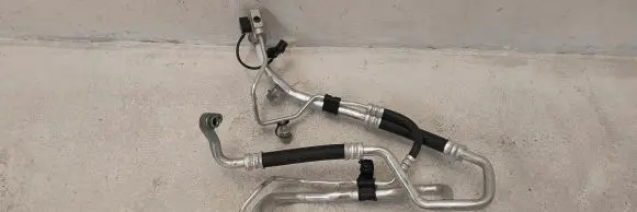 Tesla Model S Air conditioning (A/C) pipe/hose 1037962-00-G