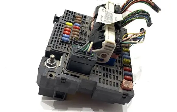 Peugeot 508 BSM Control unit 9800899380