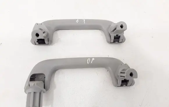 Toyota Avensis T250 Front interior roof grab handle