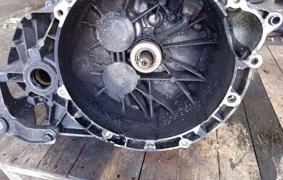 Ford Kuga I Manual 6 speed gearbox AV4R7002AA MMT