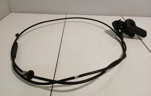 Ford Focus Engine bonnet/hood lock release cable 
