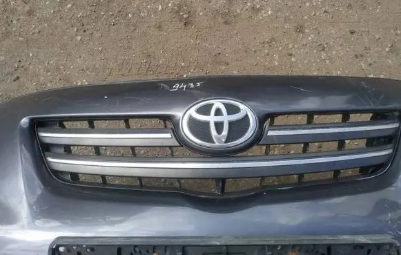 Toyota Corolla E140 E150 Front grill