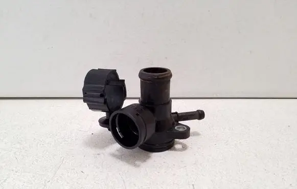 Skoda Superb B6 (3T) Engine coolant pipe/hose 06J121132G