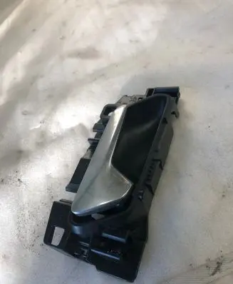 Opel Grandland X Front door interior handle 98201552w