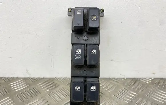 Hyundai Santa Fe Electric window control switch 935702B000S4