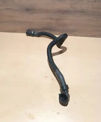 Coolant pipe/hose