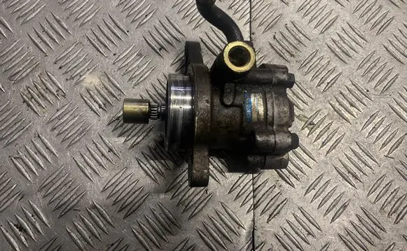 Nissan X-Trail T30 Power steering pump 8h800