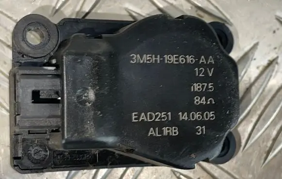 Ford Focus C-MAX Air flap motor/actuator 3M5H19E616