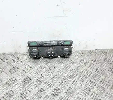 Volkswagen Touran I Climate control unit