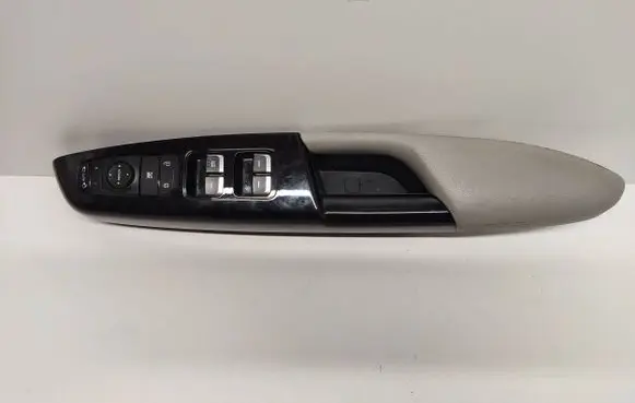 KIA Sportage Electric window control switch R8F0221 93570F1520