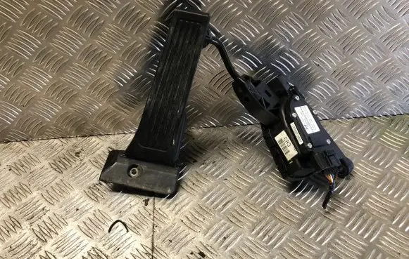 KIA Sportage Accelerator throttle pedal DH327272S000