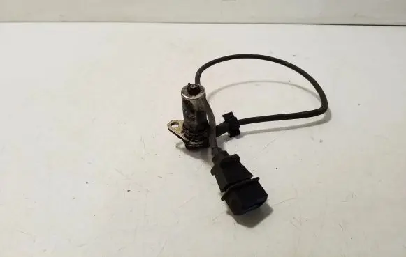 Volkswagen Golf III Crankshaft position sensor 028907319B
