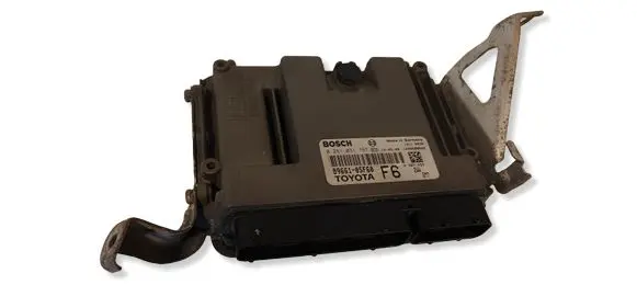 Toyota Avensis T270 Engine control unit/module 8966105F60