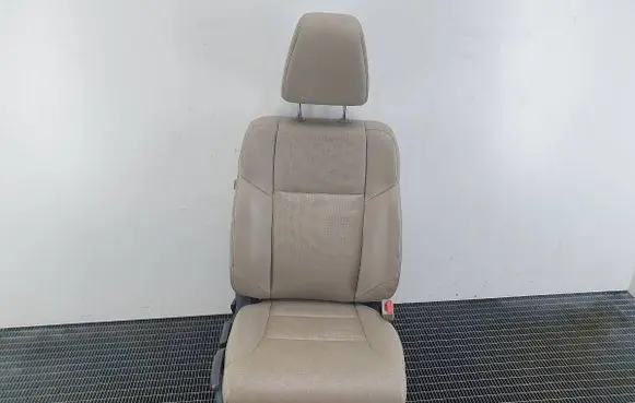 Honda CR-V Front passenger seat 