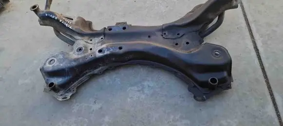 Toyota RAV 4 (XA40) Front subframe