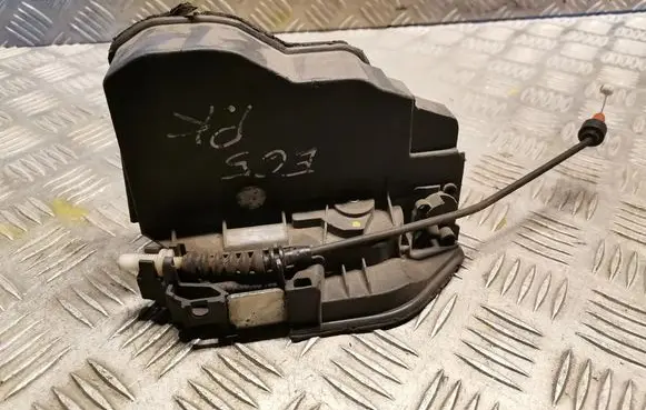 BMW 7 E65 E66 Coupe door lock (next to the handle) 7167067