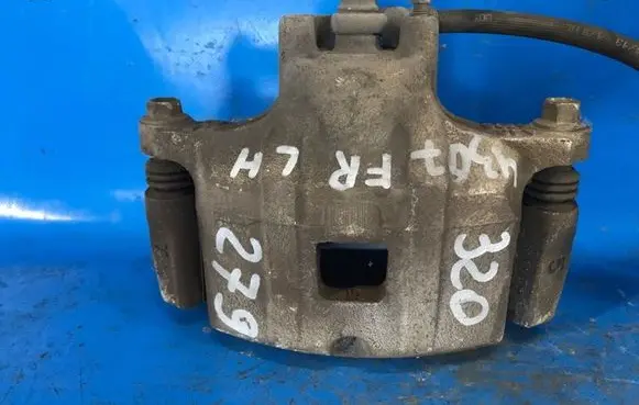 Mitsubishi Outlander Front brake caliper 4605A861