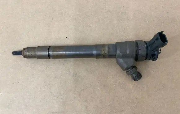 Mercedes-Benz C W205 Fuel injector 0445110546 955 HMLGT1205R
