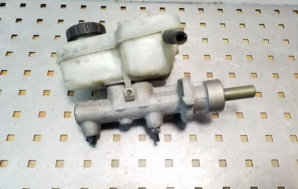 Skoda Fabia Mk1 (6Y) Master brake cylinder