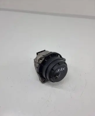Engine mount bracket