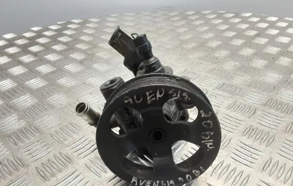 Toyota Avensis T250 Power steering pump
