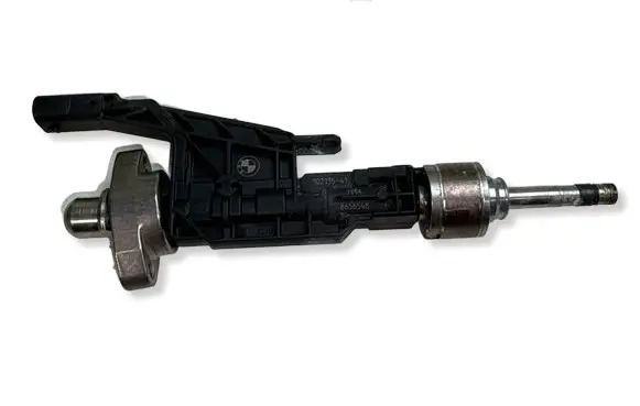BMW 2 G42 Fuel injector 8656548