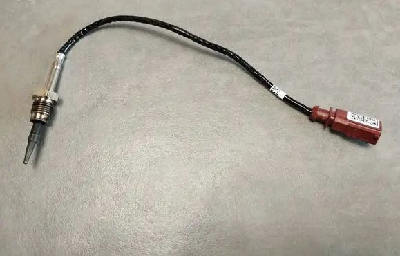 Volkswagen Tiguan Exhaust gas temperature sensor 05L906088M