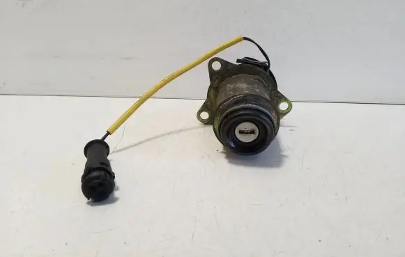 Opel Tigra A Tailgate/trunk/boot lock/catch/latch 90387850