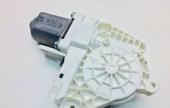 Audi A1 Rear door window regulator motor 8K0959811A