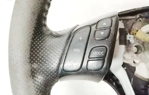 Mazda 5 Steering wheel buttons/switches 
