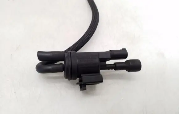 Mercedes-Benz E W212 Turbo solenoid valve 0025401497